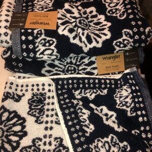 💙 3 piece Wrangler Bath Towel Set - reversible / 2 bath  & 1 hand towel